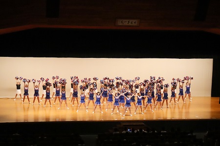 オープニングではバトントワラー部によるパフォーマンスを披露