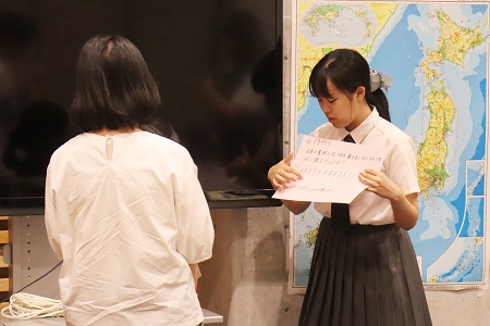 体験教室「国語で遊ぼう！」 本や漢字に関するクイズに挑戦