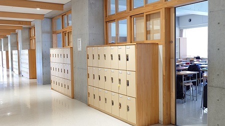 生徒の個人ロッカー