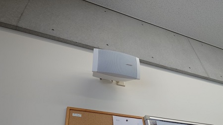 教室設置のスピーカー