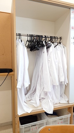 理数クラスの白衣