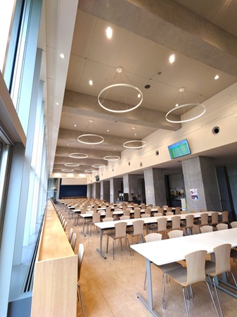 中学生も高校生も利用できる