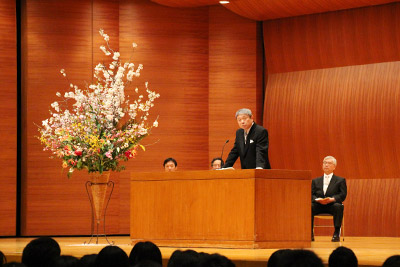 気持ち新たに　—高等学校 入学宣誓の会—