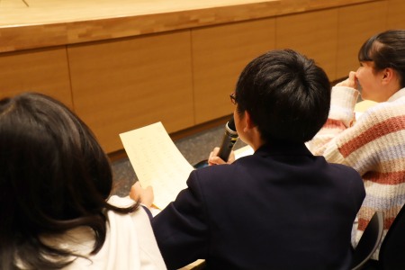 講師のエピソードから、講師が感じたその時の感情を推測します