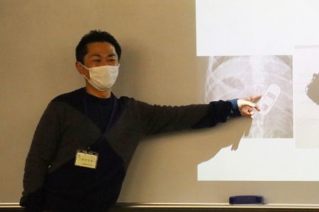 ペットの犬や猫がミニカーやマスクを飲み込んでしまった異物誤飲の一例も紹介