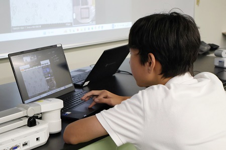 ラボにある電子顕微鏡を遠隔操作しました