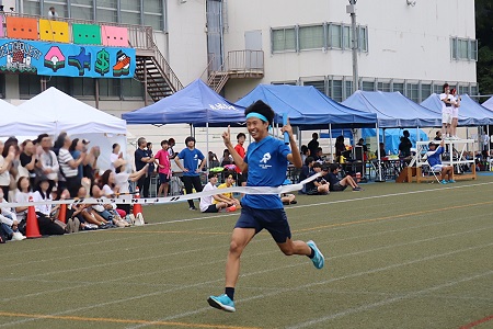 高校2年生全員リレー「バトン天国」