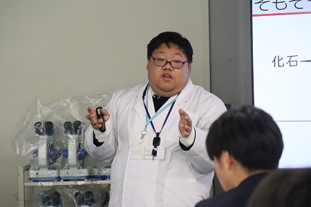 講師を務めた橘翼教諭