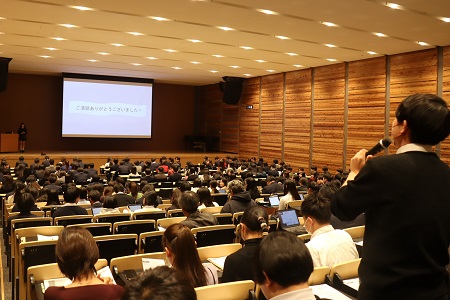 メンターからは生徒たちの成長を評価する温かいコメントがありました