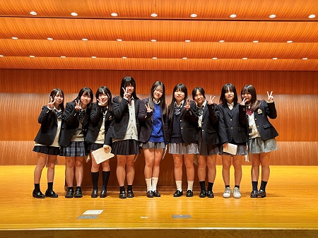 発表を行った9名の中学3年生