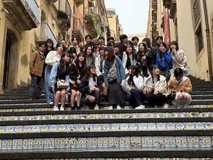 サンタ・マリア・デル・モンテ大階段にて