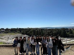 ネアポリス考古学公園ギリシア劇場にて