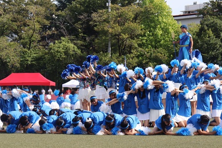 オープニングはチームパフォーマンス