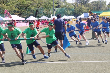 中学2年生むかでレース「七国六足軍」