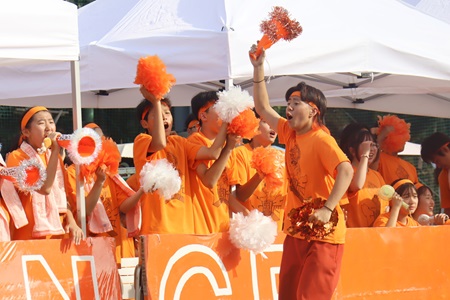 絶えず熱い声援が送られました