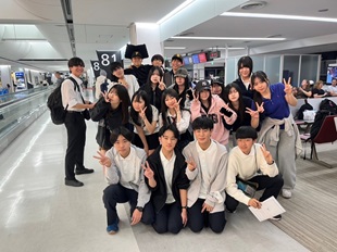 空港で撮った集合写真