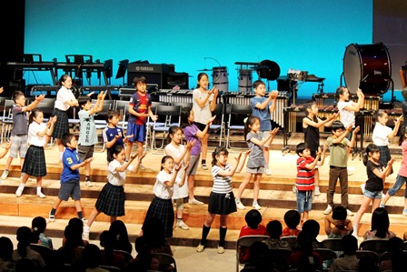 去年からずっと勉強している手話を使って、手話歌で「つばさをください」を披露