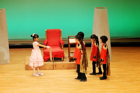 4年桃組「女王様の命令」