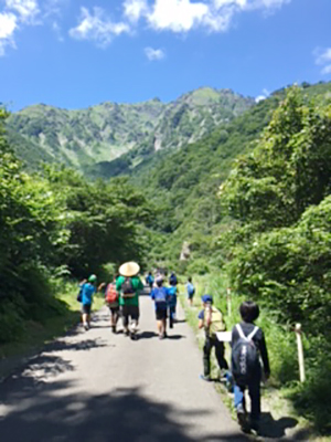申年に猿ヶ京！　　——４年生夏の学校を行いました——