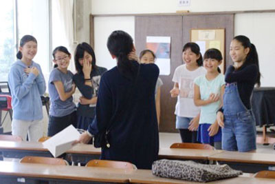 セリフ回しや立ち位置など細かく相談