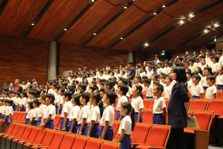 全員合唱は、心を込めて丁寧に