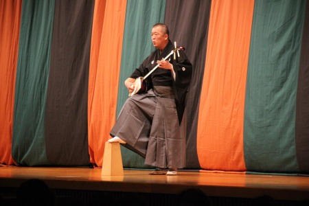 お芝居の音楽の肝になる三味線もじっくり聞かせてくれました