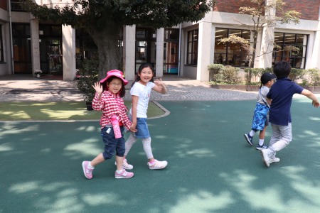 「いってきまーす！」と元気に出発！