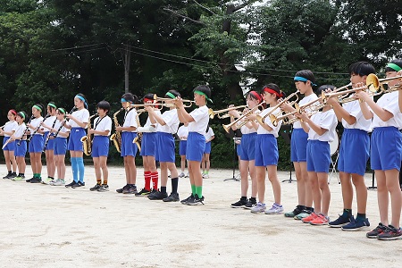 開会の合図のファンファーレ