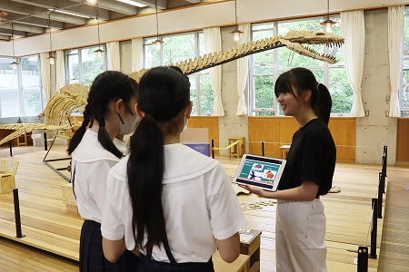 各児童が準備した資料を提示しながら解説をしました