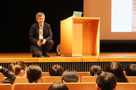 一人一人の質問に熱心に耳を傾け、回答してくださいました