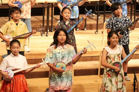 歌と三線　4年桂組