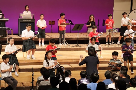 鍵盤ハーモニカ合奏　5年葵組