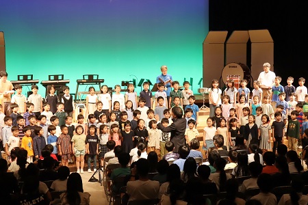 斉唱　1年楠組・藤組・桐組