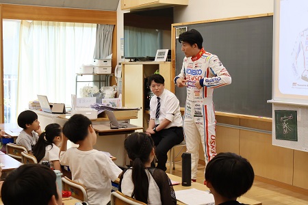 ユニフォームに書かれた文字はなに？ 