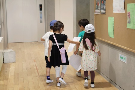 1年藤組はウォークラリーを行いました