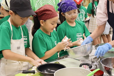 3年椿組　白玉団子づくり