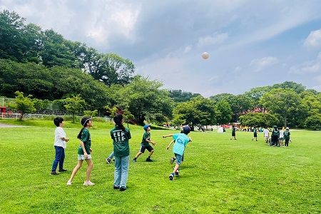 5年桜組はこどもの国へ。晴天の下、思う存分体を動かしました。