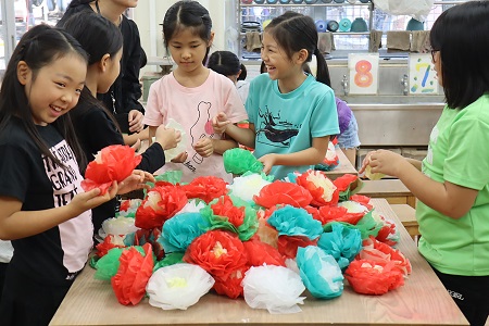 神輿制作はクラス全員力を合わせて。