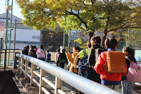 グループごとに下校