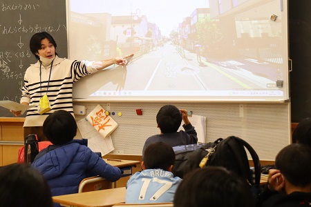 道を歩く時の注意点は？