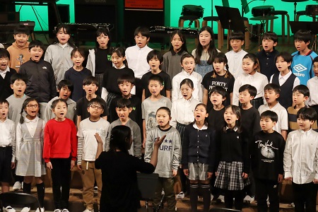 合唱　4年松組・桂組・柳組