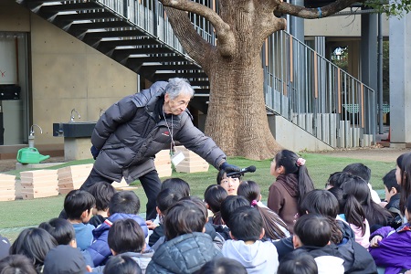 日本全体や東京都の食料自給率など、食にまつわるテーマで児童とやりとりしながらお話しいただきました