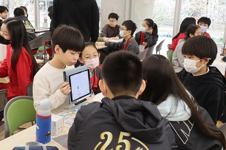 それぞれの国をイメージした漢字を考えます。