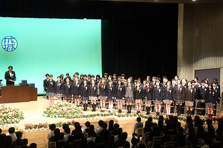 担任による卒業生紹介