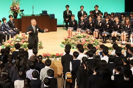 在校生代表5年生によるお祝いの歌