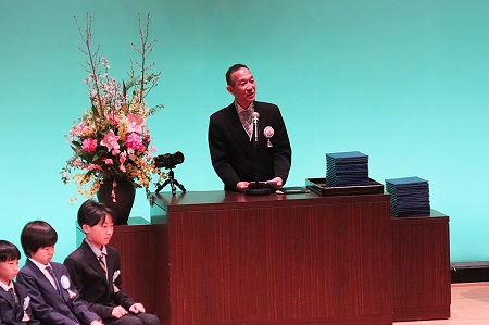 高橋校長によるお祝いのことば