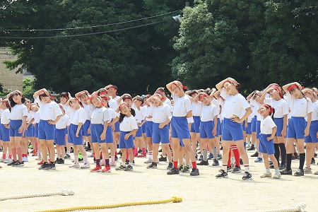 準備体操で体をほぐしたら競技スタートです