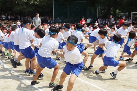 一つ目のプログラム ユニット対抗綱引き
