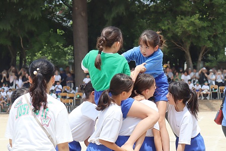 後半戦最初の種目は5･6年生による騎馬戦です