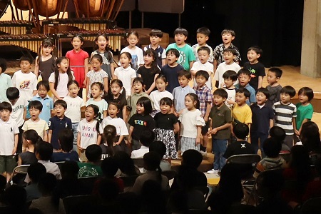 斉唱　1年柊組・栗組・橙組